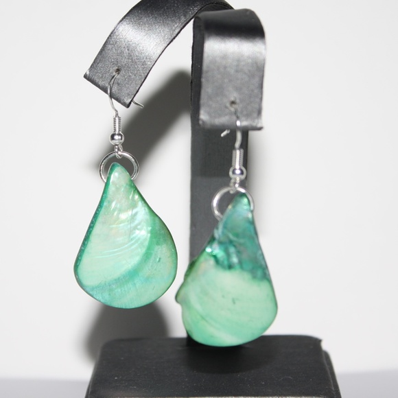 VintageJelyfish Jewelry - Green Shell Silver Earrings One of a kind